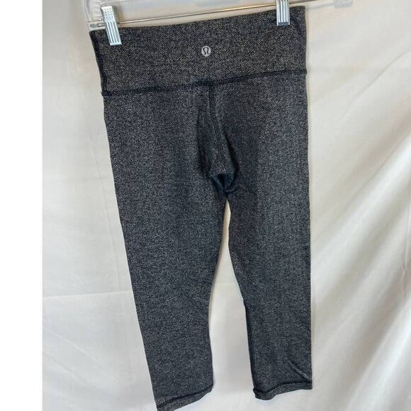 Lululemon Wunder Under High Rise Legging Chevron Print Cropped Size 2 - Picture 9 of 10